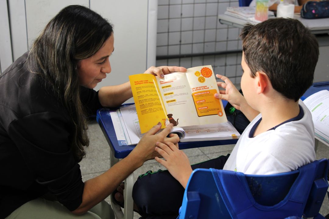Ação Abril Laranja Pet - Escola Municipal Ivanira Paisinho - Foto 7