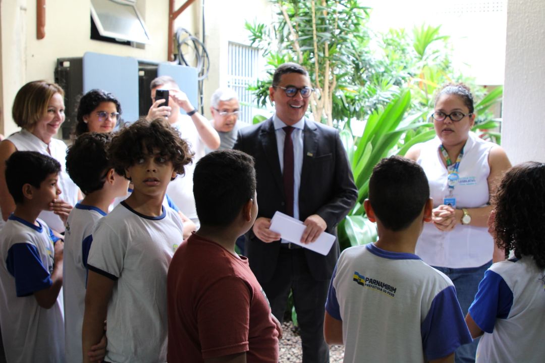 Visita dos alunos da Escola Municipal Ivanira Paisinho à Câmara Municipal de Parnamirim. - Foto 5
