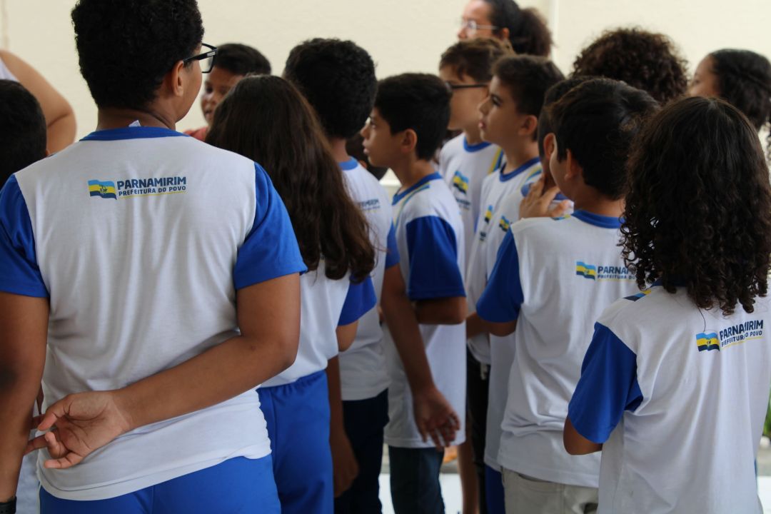 Visita dos alunos da Escola Municipal Ivanira Paisinho à Câmara Municipal de Parnamirim. - Foto 6