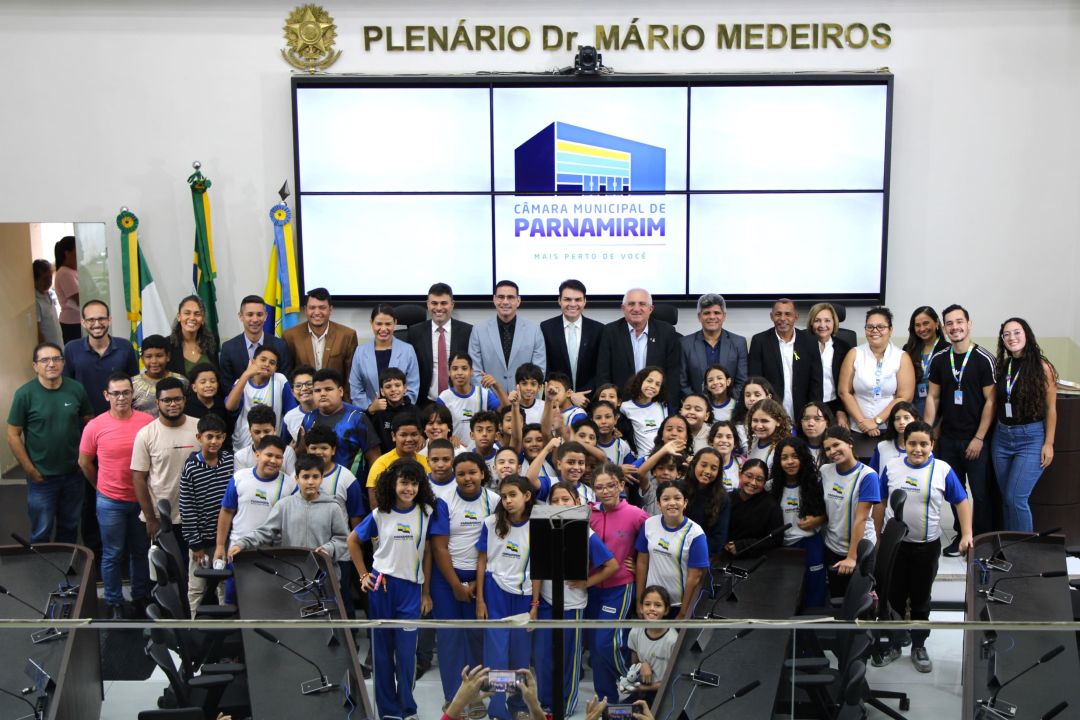 Visita dos alunos da Escola Municipal Ivanira Paisinho à Câmara Municipal de Parnamirim - Foto 3