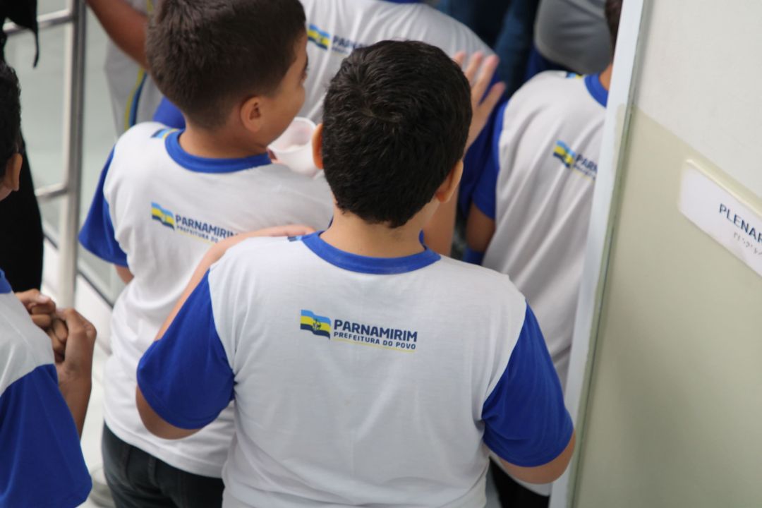Visita dos alunos da Escola Municipal Ivanira Paisinho à Câmara Municipal de Parnamirim - Foto 5