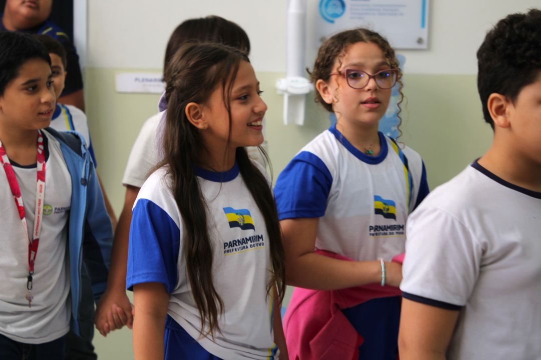 Visita dos alunos da Escola Municipal Ivanira Paisinho à Câmara Municipal de Parnamirim - Foto 6