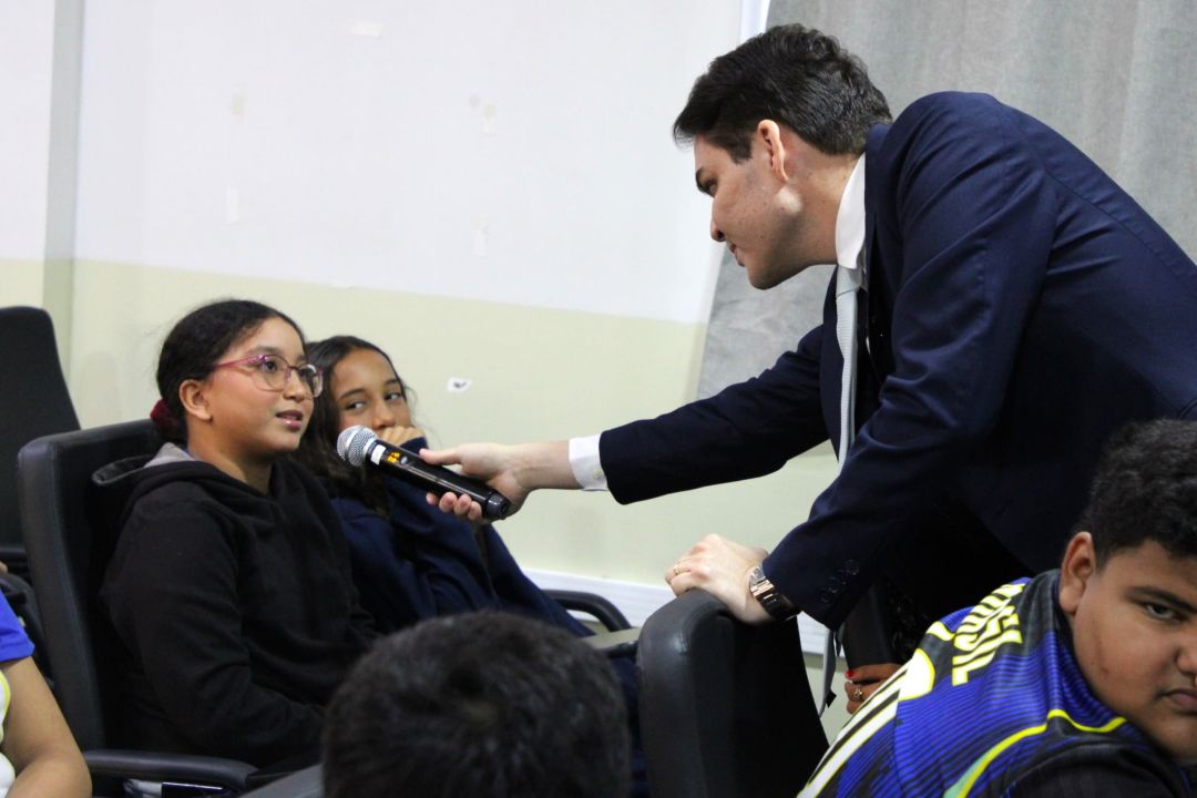 Visita dos alunos da Escola Municipal Ivanira Paisinho à Câmara Municipal de Parnamirim - Foto 14