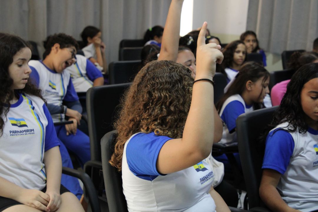 Visita dos alunos da Escola Municipal Ivanira Paisinho à Câmara Municipal de Parnamirim - Foto 19